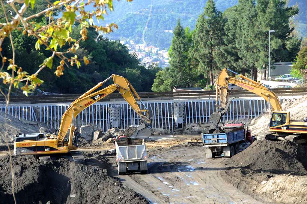 Equipamentos de monitoramento em área costeira