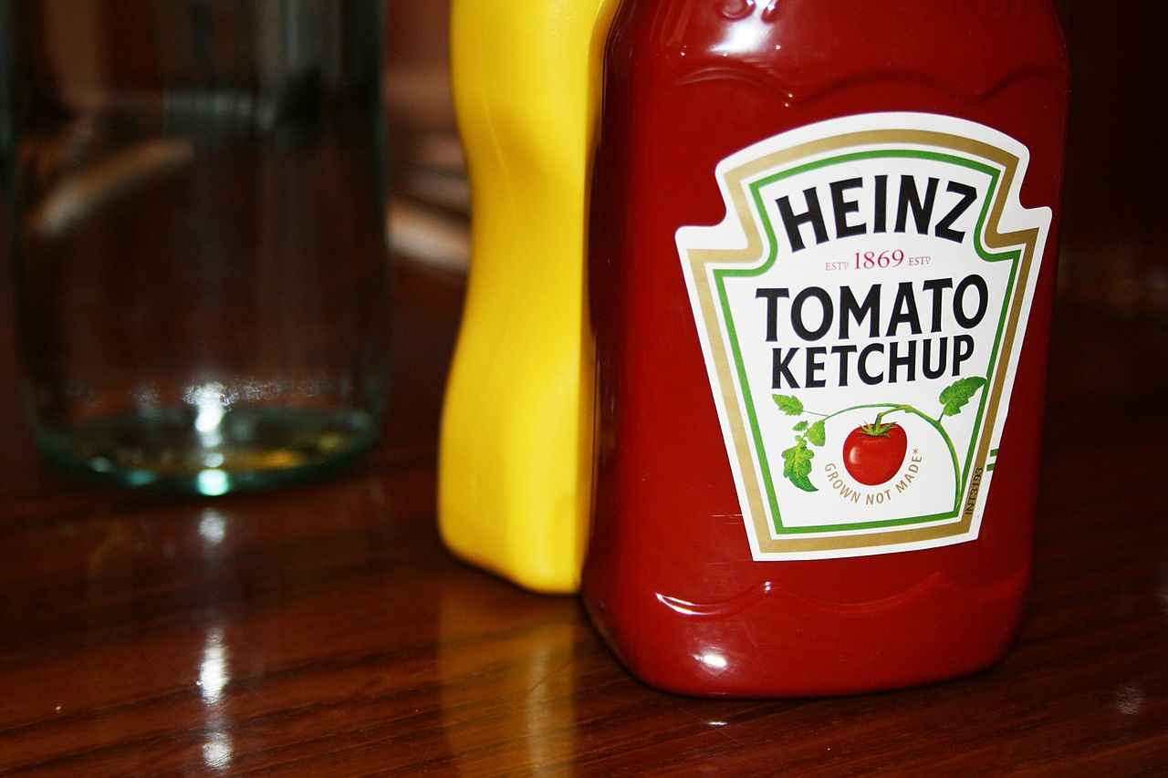 Garrafa de ketchup Heinz e produção industrial no século XIX
